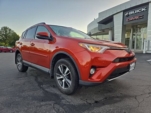 Used 2016 Toyota RAV4 XLE w/ Convenience Package AWD/4WD image 1