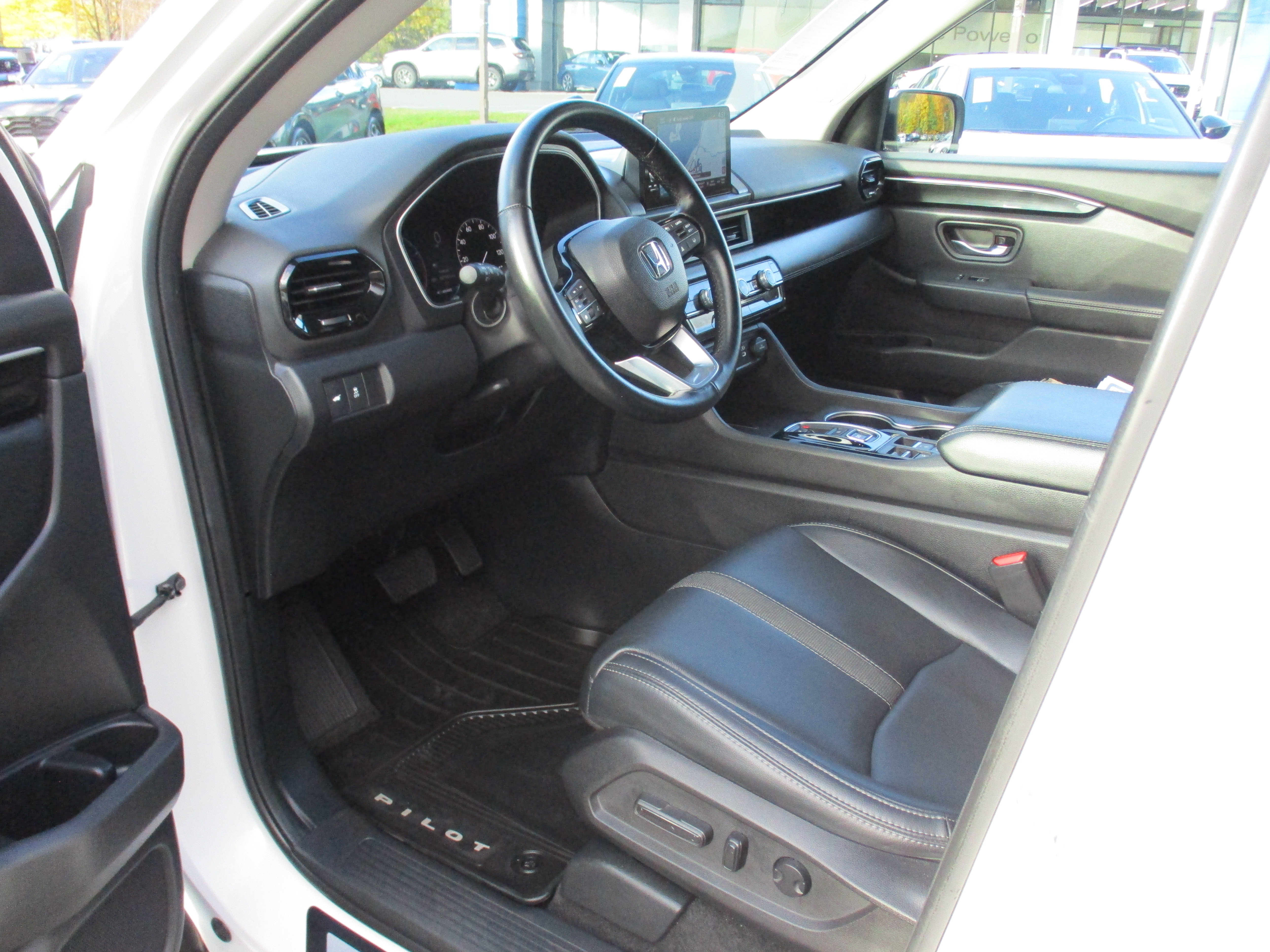 Certified 2024 Honda Pilot Touring image 12