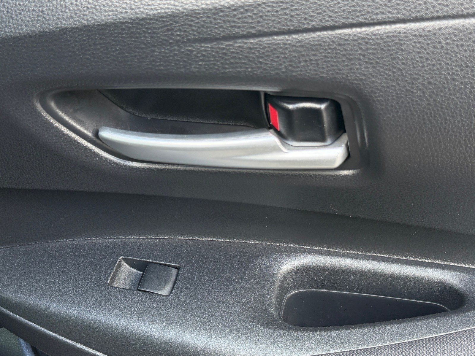 Used 2020 Toyota Corolla LE FWD image 20