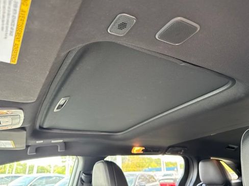 Used 2025 Toyota Sienna Platinum FWD image 20