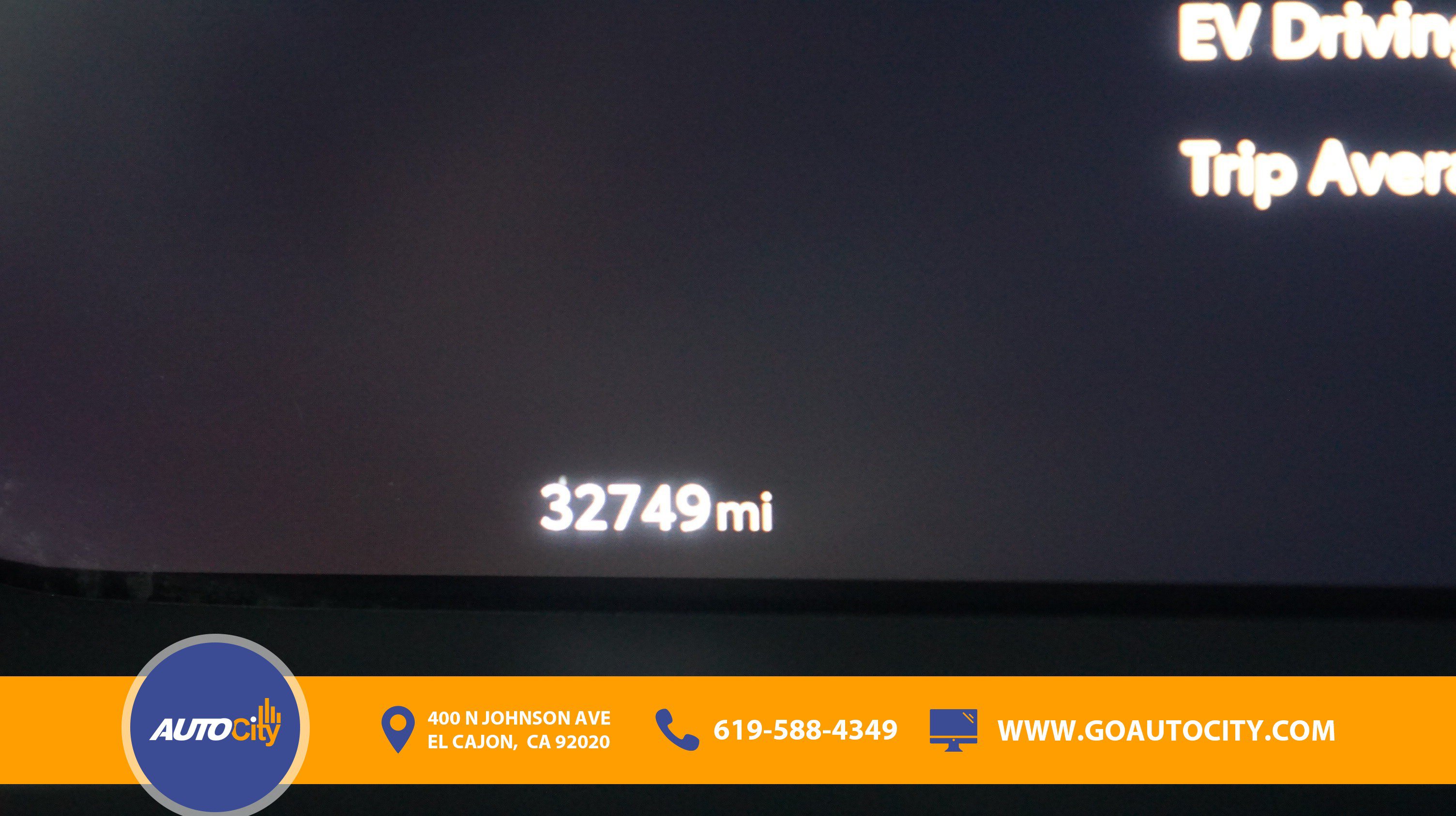 Used 2023 Toyota Crown AWD/4WD image 3