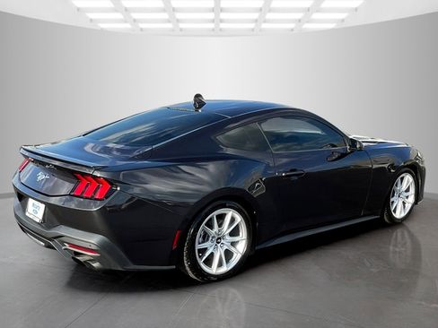 Used 2024 Ford Mustang Premium image 4