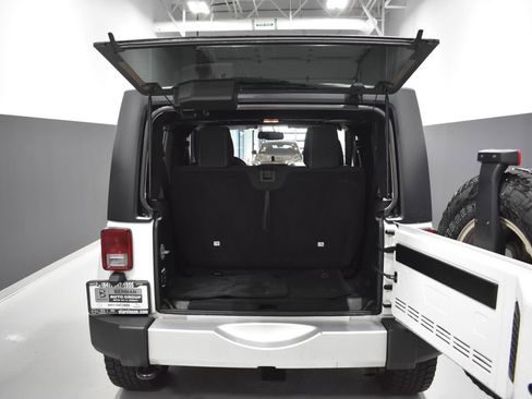 Used 2015 Jeep Wrangler Sahara w/ Connectivity Group image 23