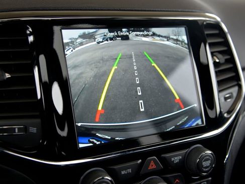 Used 2019 Jeep Grand Cherokee Limited image 20