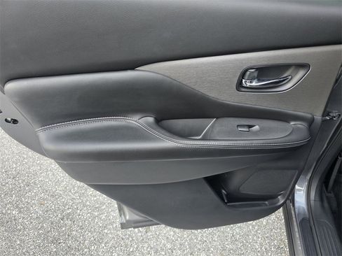 Used 2022 Nissan Murano SV image 16