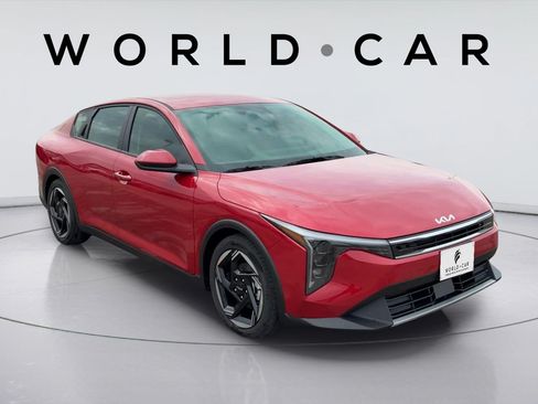 Used 2025 Kia K4 EX FWD image 1