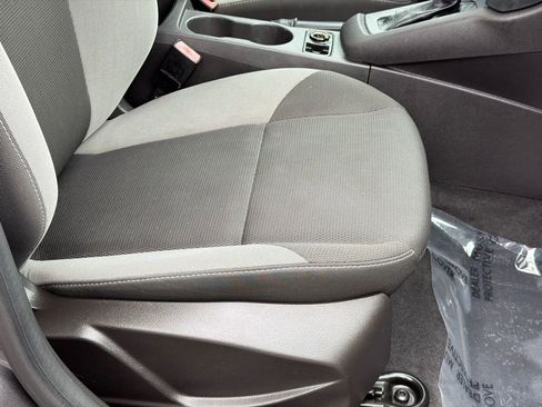 Used 2012 Ford Focus S FWD image 27