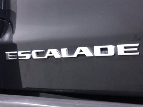 Used 2016 Cadillac Escalade ESV Platinum AWD/4WD image 40