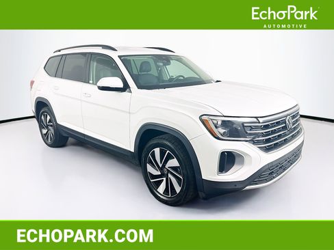 Used 2025 Volkswagen Atlas SE image 1