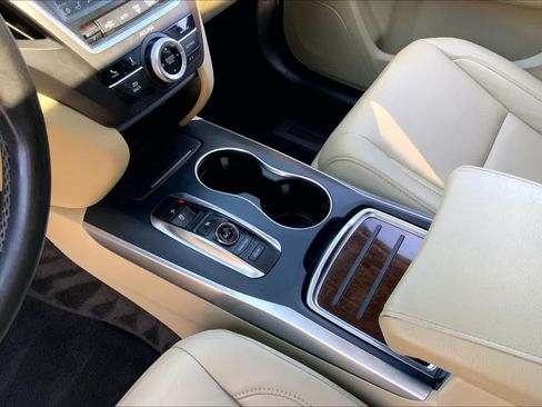 Used 2019 Acura MDX FWD image 17