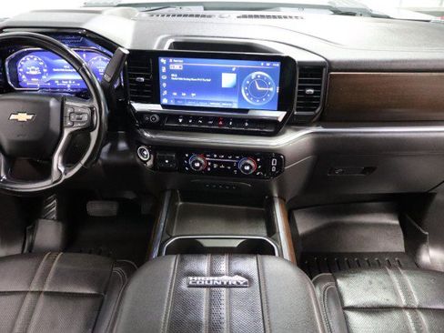 Used 2024 Chevrolet Silverado 2500 High Country w/ High Country Premium Package AWD/4WD image 6