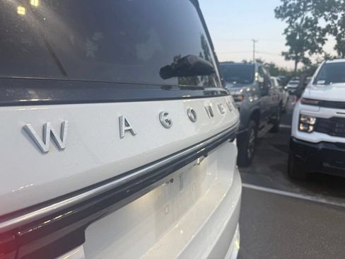 Used 2022 Jeep Wagoneer Series I w/ Convenience Group I AWD/4WD image 20