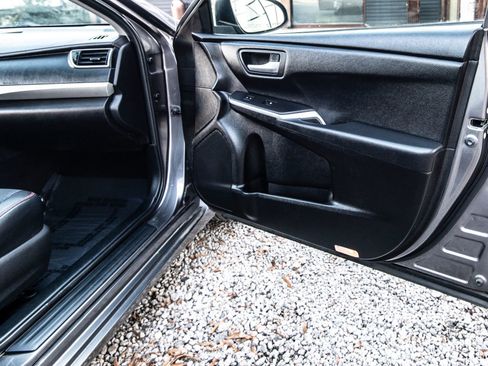 Used 2015 Toyota Camry SE image 34