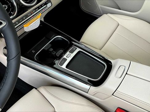 New 2026 Mercedes-Benz GLA 250 4MATIC image 11