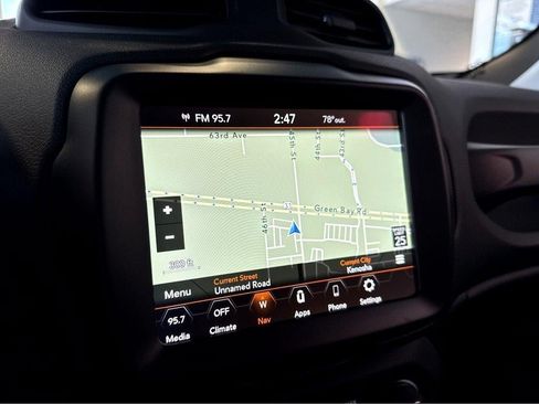 Used 2023 Jeep Renegade Latitude AWD/4WD image 26