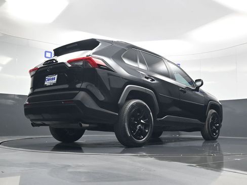 Used 2021 Toyota RAV4 LE image 40