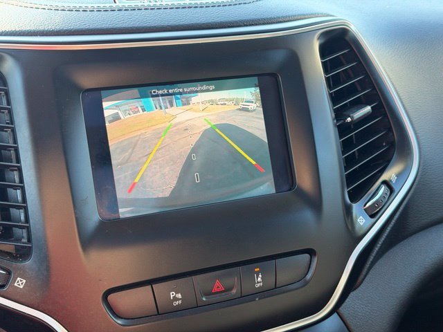 Used 2021 Jeep Cherokee Latitude Lux w/ Sun & Sound Group FWD image 22