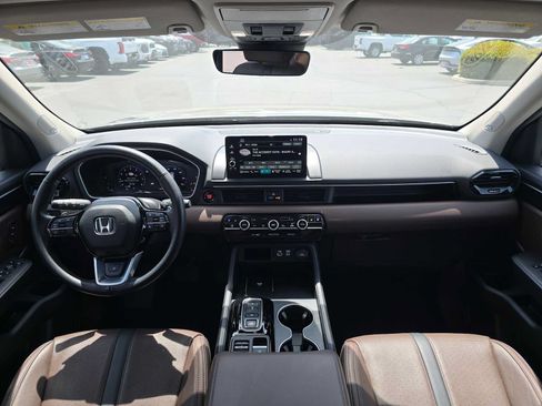 Used 2025 Honda Pilot Elite image 22