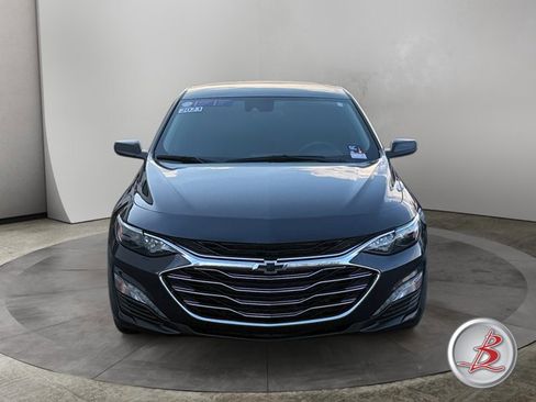 Used 2023 Chevrolet Malibu LT image 2
