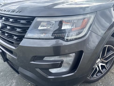 Used 2017 Ford Explorer Sport w/ Equipment Group 401A image 9