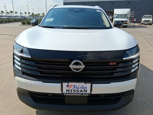 New 2026 Nissan Kicks SR image 2