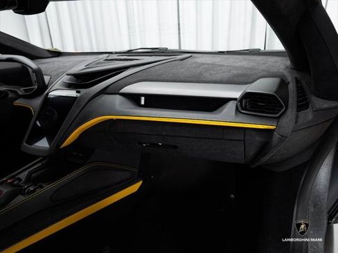 Used 2024 Lamborghini Revuelto AWD/4WD image 50