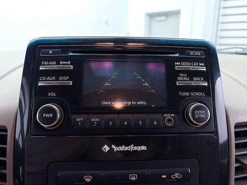 Used 2014 Nissan Titan SV w/ SV Premium Utility Package image 4