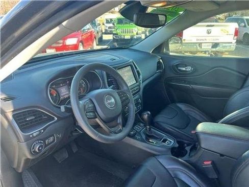 Used 2022 Jeep Cherokee Trailhawk w/ Premium Leather Package image 21