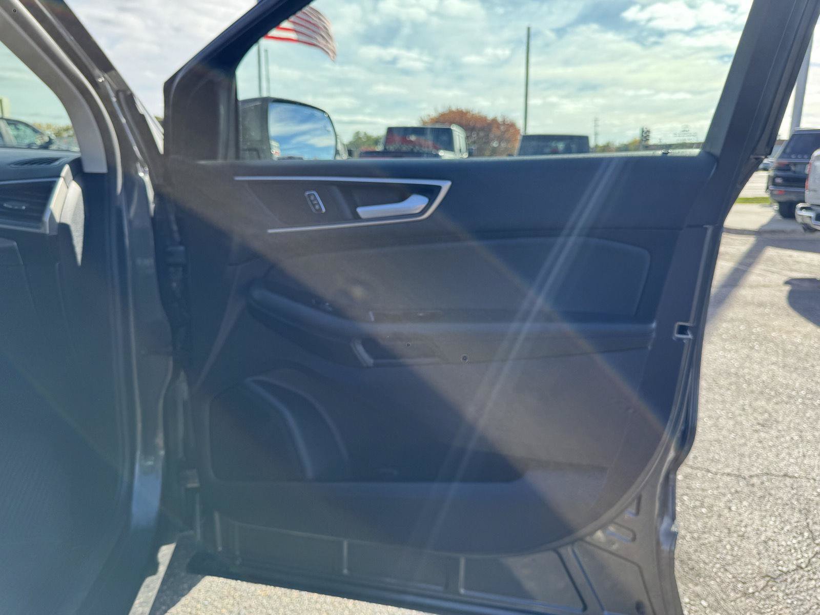 Used 2020 Ford Edge SEL w/ Convenience Package AWD/4WD image 24