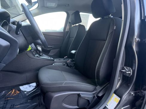 Used 2016 Ford Focus SE w/ SE Cold Weather Package image 15