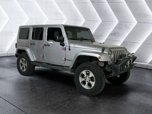Used 2016 Jeep Wrangler Unlimited Sahara w/ Connectivity Group AWD/4WD image 1