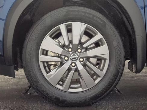 Certified 2025 Nissan Pathfinder SV FWD image 7