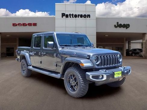 New 2026 Jeep Gladiator Sport AWD/4WD image 1