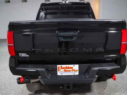 Used 2024 Toyota Tacoma TRD Off-Road AWD/4WD image 8