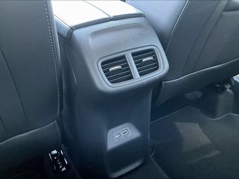 Used 2023 Buick Envision Essence AWD/4WD image 10