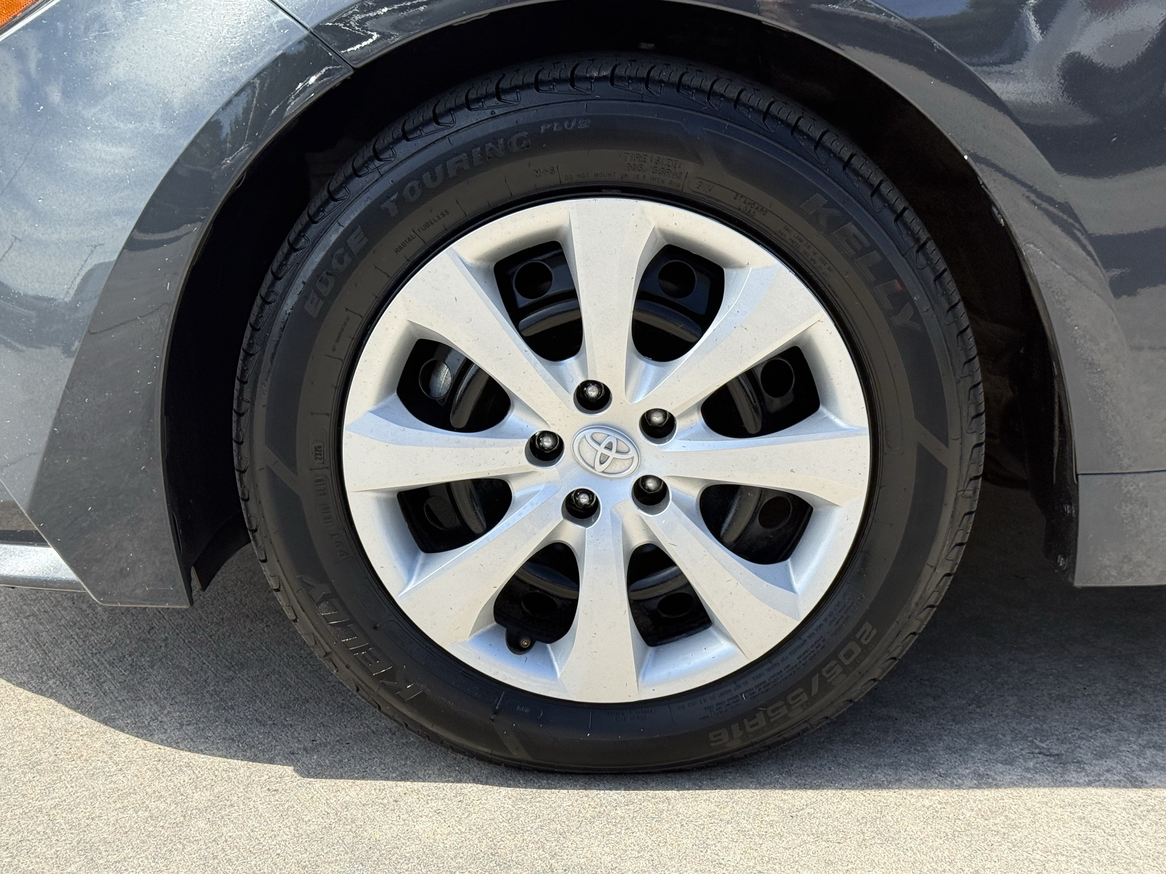 Used 2024 Toyota Corolla LE FWD image 12