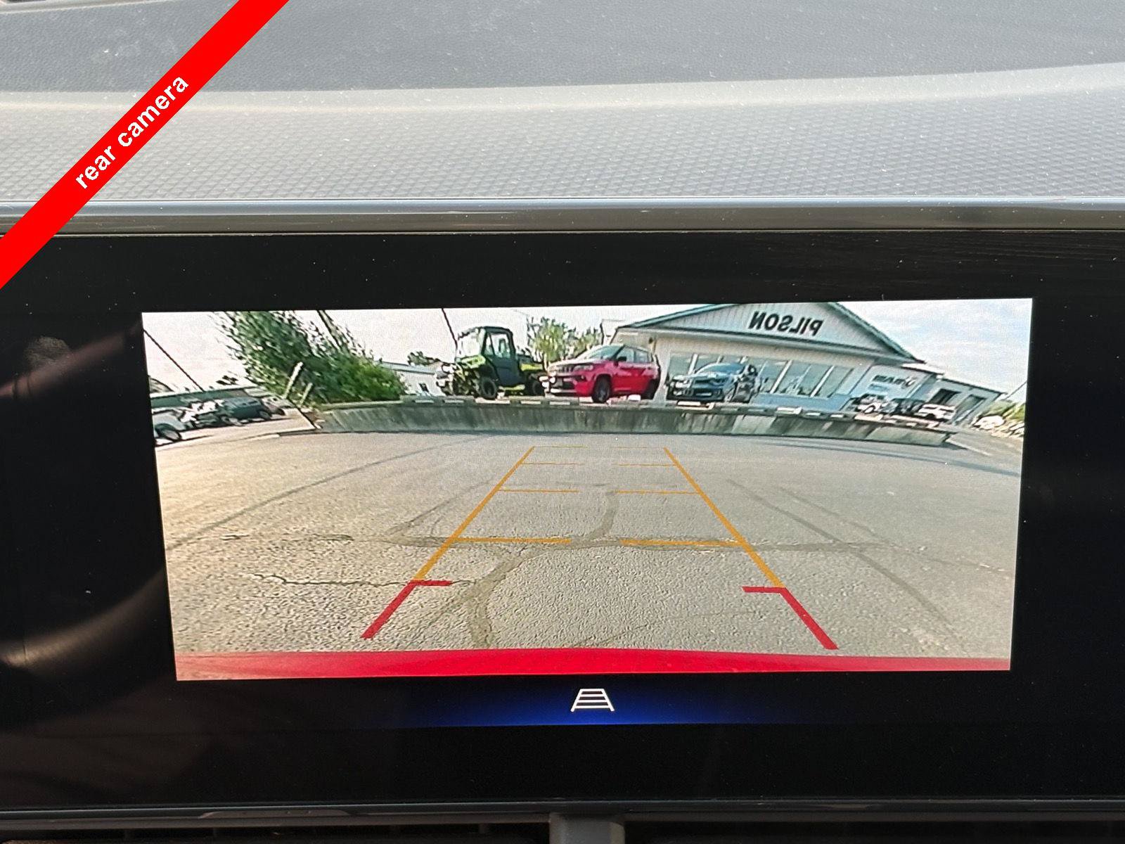Used 2025 Chevrolet Trax LT FWD image 5