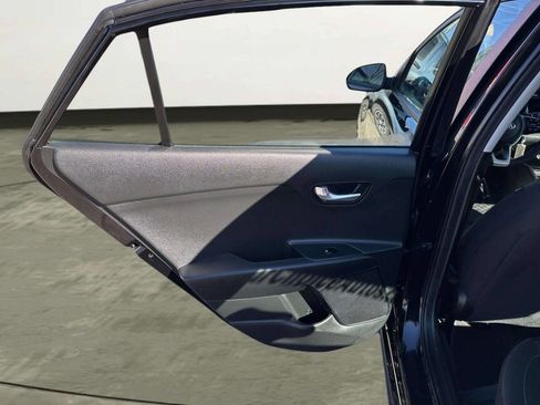 Used 2019 Kia Rio S image 12