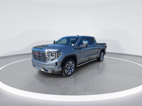 Used 2024 GMC Sierra 1500 Denali w/ Denali Reserve Package AWD/4WD image 4