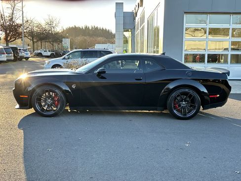 Used 2019 Dodge Challenger SRT Hellcat image 2