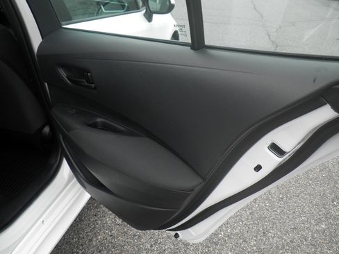 Used 2025 Toyota Corolla LE image 24