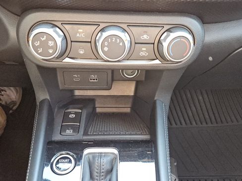 Used 2024 Nissan Kicks SV image 10