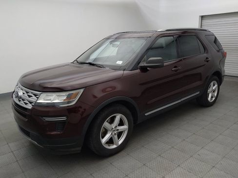 Used 2019 Ford Explorer XLT FWD image 2