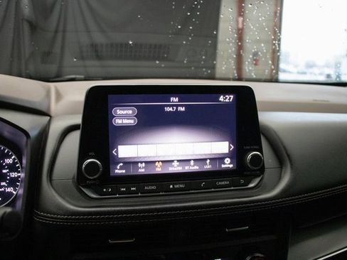 Used 2023 Nissan Rogue SV image 35