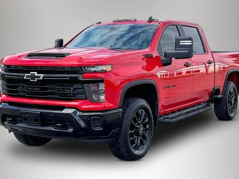 Used 2025 Chevrolet Silverado 2500 Custom w/ Custom Value Package AWD/4WD image 2