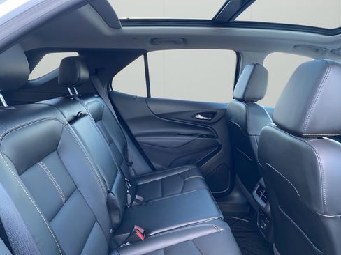 Used 2024 Chevrolet Equinox Premier image 16