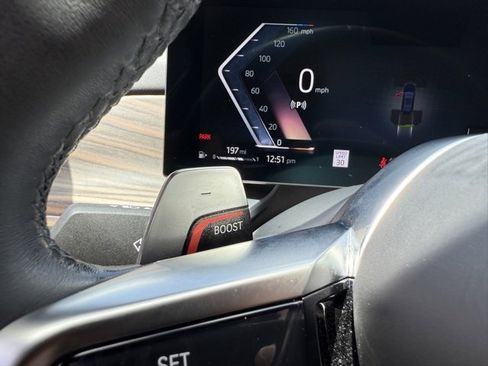 Used 2023 BMW 740i w/ Parking Assistance Package image 44