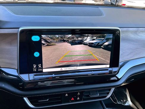 Certified 2024 Volkswagen Atlas SE image 26