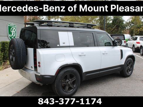 Used 2022 Land Rover Defender 110 image 4