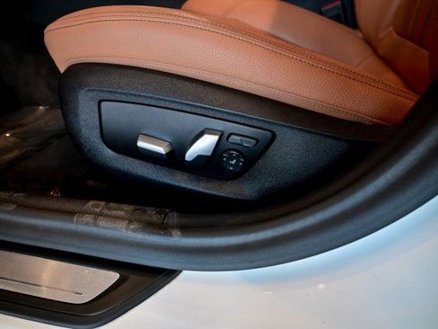 Used 2020 BMW 530i w/ Convenience Package image 15